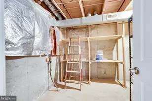 12114 Wedgeway Ct, Fairfax, VA 22033 - Photo 6