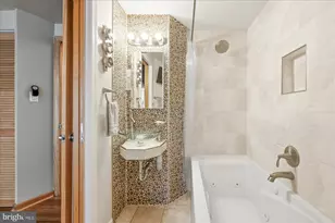 10929 Howland Dr, Reston, VA 20191 - Photo 32