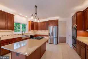 8038 Holland Rd, Alexandria, VA 22306 - Photo 16