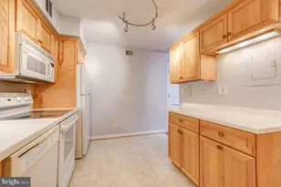 5902 Mt Eagle Dr, Alexandria, VA 22303 - Photo 16