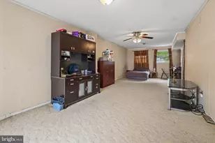 14813 Smethwick Pl, Centreville, VA 20120 - Photo 6