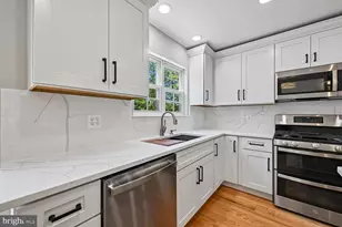 6153 Les Dorson Ln, Alexandria, VA 22315 - Photo 4