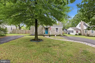2505 Popkins Ln, Alexandria, VA 22306 - Photo 2