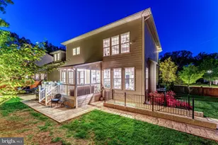 105 Heglar Oaks Ct, Herndon, VA 20170 - Photo 10