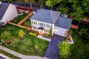 105 Heglar Oaks Ct, Herndon, VA 20170 - Photo 4