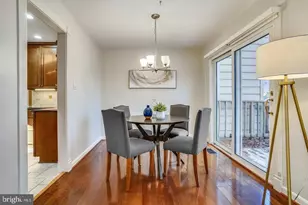 9929 Hemlock Woods Ln, Burke, VA 22015 - Photo 10