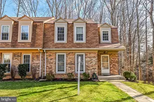 9929 Hemlock Woods Ln, Burke, VA 22015 - Photo 1