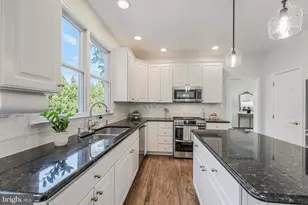 12537 Ridgegate Dr, Herndon, VA 20170 - Photo 10