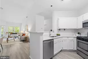 13058 Autumn Woods Way, Fairfax, VA 22033 - Photo 14