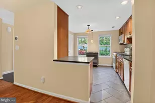 8923 Park Forest Dr, Springfield, VA 22152 - Photo 10