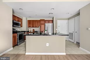 4490 Market Commons Dr, Fairfax, VA 22033 - Photo 14