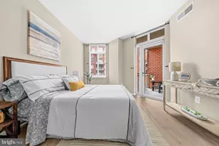 4490 Market Commons Dr, Fairfax, VA 22033 - Photo 18