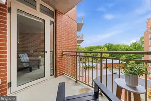 4490 Market Commons Dr, Fairfax, VA 22033 - Photo 24