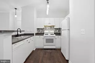 11325 Aristotle Dr, Fairfax, VA 22030 - Photo 12