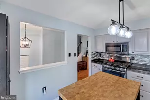 7033 Solomon Seal Ct, Springfield, VA 22152 - Photo 10