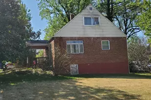 2945 Irvington Rd, Falls Church, VA 22042 - Photo 2
