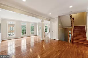 8048 Kidwell Town Ct, Vienna, VA 22182 - Photo 2