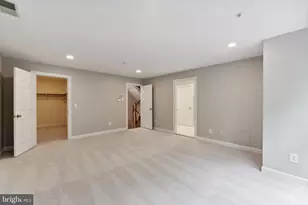8048 Kidwell Town Ct, Vienna, VA 22182 - Photo 12