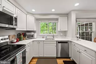 10906 Carters Oak Way, Burke, VA 22015 - Photo 12