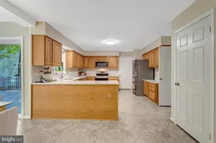 10354 Steamboat Landing Ln, Burke, VA 22015 - Photo 18