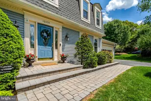 10354 Steamboat Landing Ln, Burke, VA 22015 - Photo 2