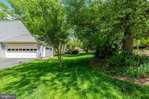 10354 Steamboat Landing Ln, Burke, VA 22015 - Photo 6