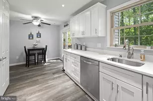 9053 Armendown Dr, Springfield, VA 22152 - Photo 22