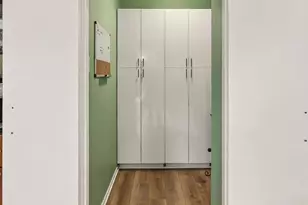 10714 Midsummer Dr, Reston, VA 20191 - Photo 12