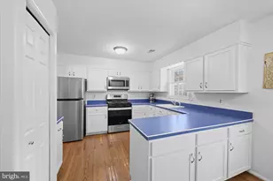 7730 Shootingstar Dr, Springfield, VA 22152 - Photo 14
