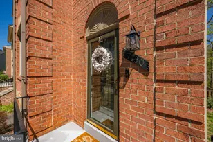 7730 Shootingstar Dr, Springfield, VA 22152 - Photo 4