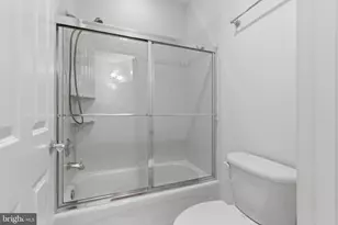 1401 Hidden Hill, Vienna, VA 22182 - Photo 38