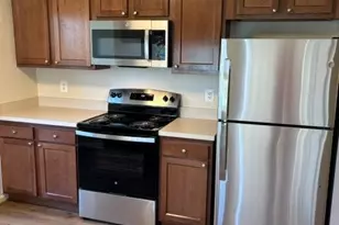 8408 Hollis Ln, Vienna, VA 22182 - Photo 2