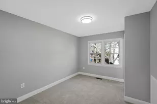 12016 Trossack Rd, Herndon, VA 20170 - Photo 10