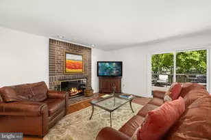 1501 Laurel Hill Rd, Vienna, VA 22182 - Photo 4