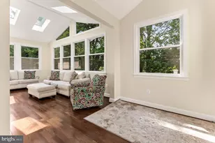 8901 Hargrove Ct, Fairfax, VA 22031 - Photo 20