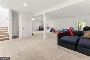 8901 Hargrove Ct, Fairfax, VA 22031 - Photo 38
