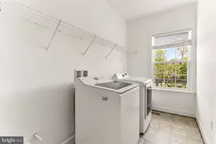 8901 Hargrove Ct, Fairfax, VA 22031 - Photo 36