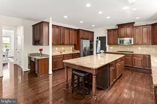8901 Hargrove Ct, Fairfax, VA 22031 - Photo 12