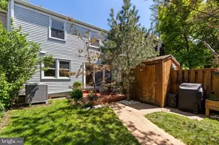 3138 Ellenwood Dr, Fairfax, VA 22031 - Photo 16