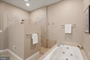 5033 Huntwood Manor Dr, Fairfax, VA 22030 - Photo 36