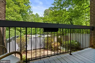 12001 Insha Ct, Reston, VA 20191 - Photo 16