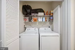 5106 Travis Edward Way, Centreville, VA 20120 - Photo 10