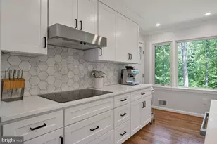 1554 Forest Villa Ln, McLean, VA 22101 - Photo 18