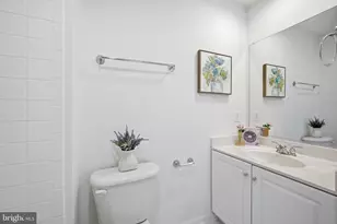 8894 Ashgrove House Ln, Vienna, VA 22182 - Photo 28