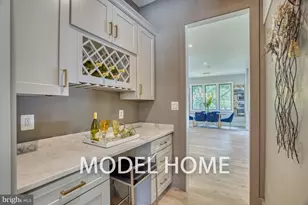 5918 Chesterbrook Rd, McLean, VA 22101 - Photo 12