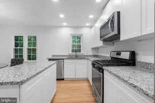 6474 Oakwood Dr, Falls Church, VA 22041 - Photo 10