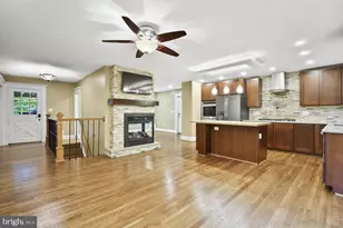 3903 Ivydale Dr, Annandale, VA 22003 - Photo 2