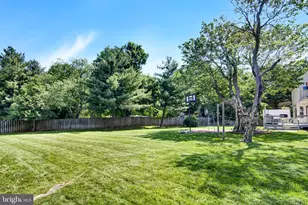 3289 Kinross Cir, Herndon, VA 20171 - Photo 36