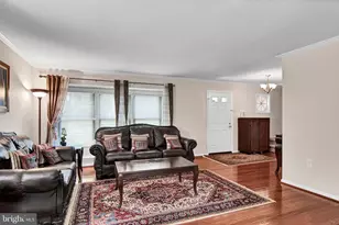 3289 Kinross Cir, Herndon, VA 20171 - Photo 6