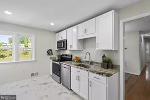 7530 Fairwood Ln, Falls Church, VA 22046 - Photo 12